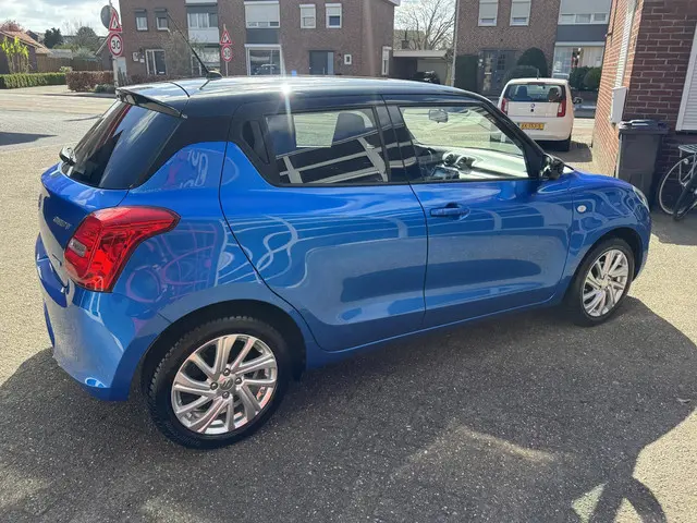 Suzuki Swift 1.2 Select Smart Hybrid 2022 Benzine 7