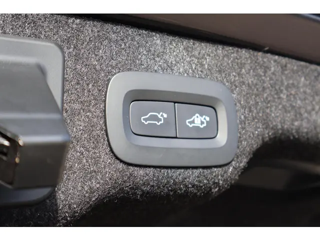 Volvo S90 2.0 B4 R-Design 2022 Benzine 12