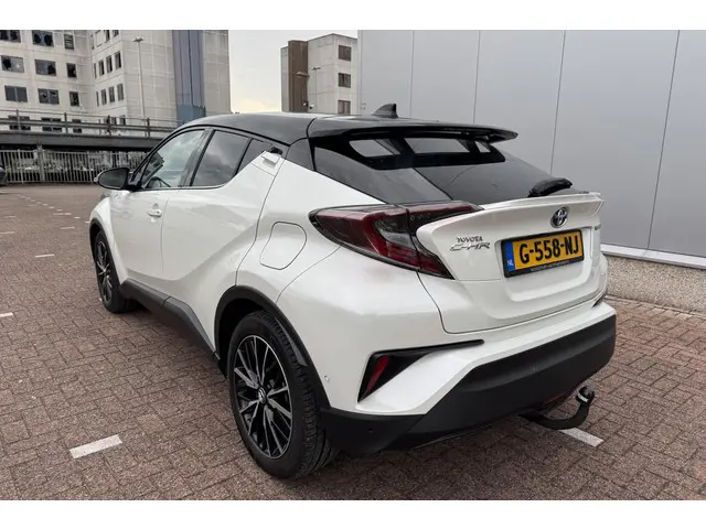 Toyota C-HR 1.8 Hybrid Style Ultimate 2019 Hybride Benzine 8