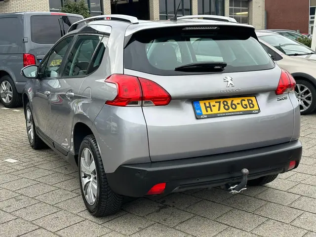 Peugeot 2008 1.2 VTi Allure 2013 Benzine 15