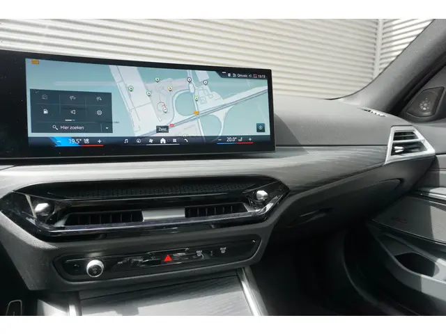 BMW 3 Serie Touring 330e 2025 Hybride Benzine 11