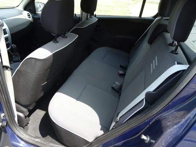 Dacia Sandero 1.2 Aniversare 2012 Benzine 11