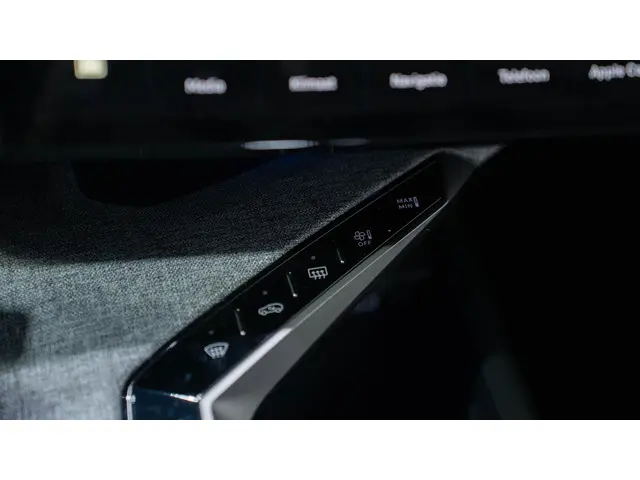 Peugeot 5008 1.2 PureTech Allure 2024 Benzine 40