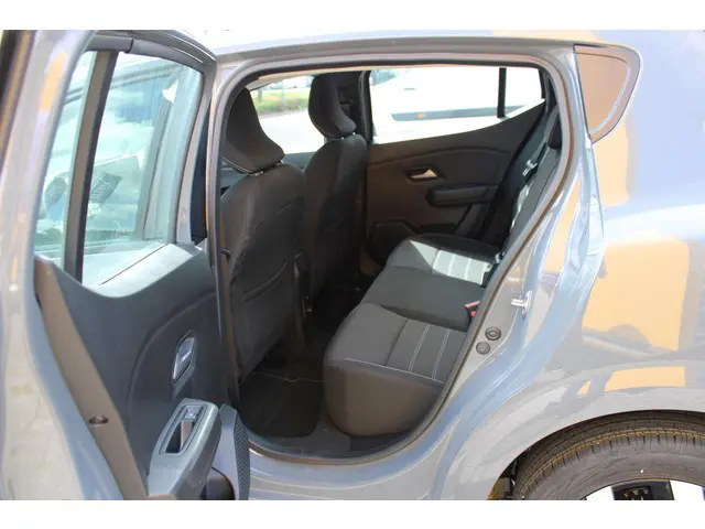Dacia Sandero TCe 90 Journey 2025 Benzine 25