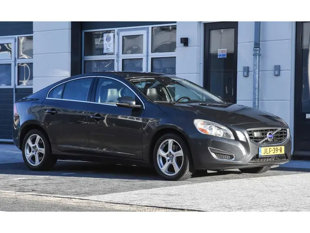 Volvo S60 2.0 T5 Momentum 2013 Benzine 37