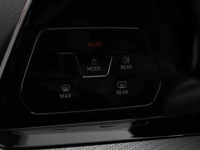 Volkswagen Golf 1.0 eTSI 110pk DSG Active 2022 Benzine 14