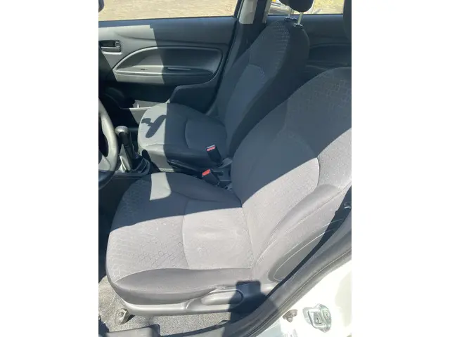 Mitsubishi Space Star 1.0 Instyle 2015 Benzine 4
