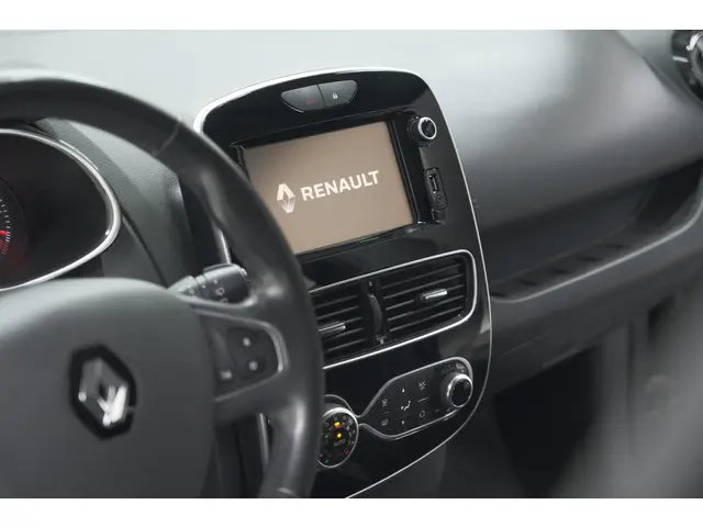 Renault Clio TCe 90 Intens 2017 Benzine 44