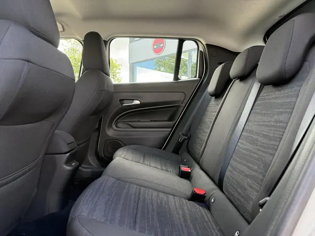 Jeep Avenger Longitude 54 kWh 2024 Elektrisch 16