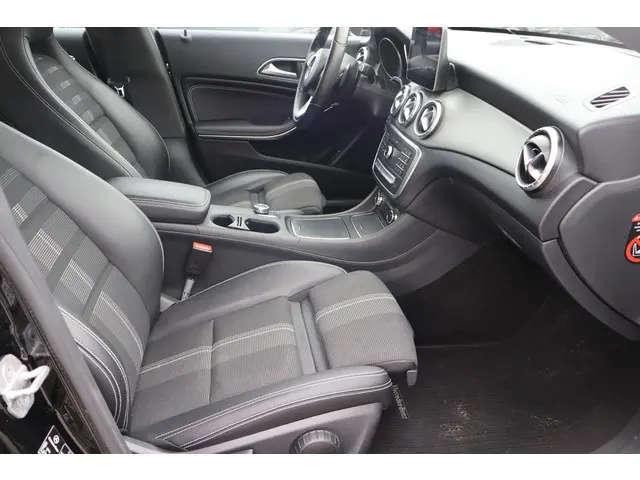 Mercedes-Benz CLA 180 d Lease Edition Plus 2016 Diesel 10