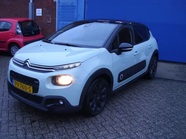 Citroën C3 1.2 PureTech S&S Shine 2017 Benzine 2