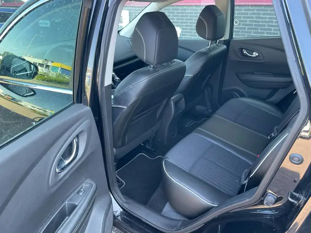 Renault Kadjar 1.2 TCe Bose / navigatie 2015 Benzine 14