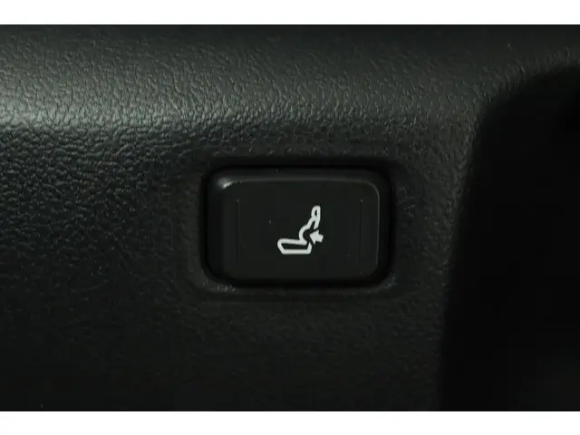 Toyota C-HR 1.8 Hybrid Executive 2020 Hybride Benzine 68