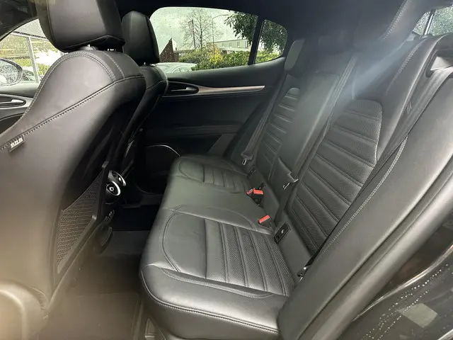 Alfa Romeo Stelvio 2.0 T AWD Veloce 2022 Benzine 13