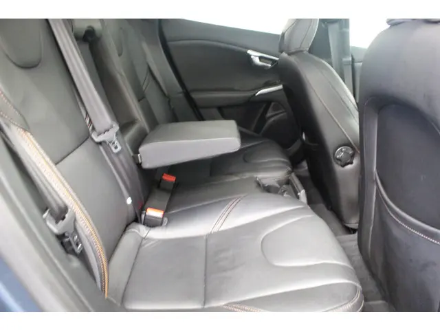 Volvo V40 Cross Country T3 Polar+ Luxury 2019 Benzine 11