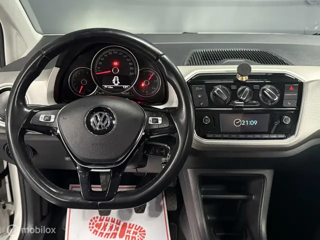 Volkswagen up! 1.0 BMT high up! 2019 Benzine 4