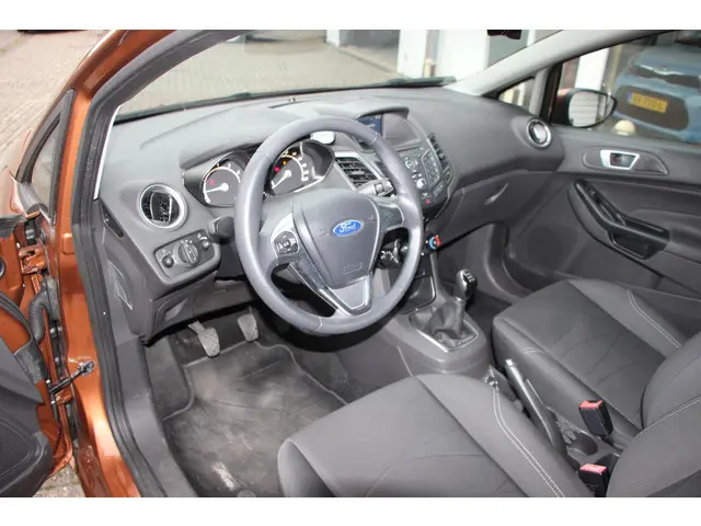 Ford Fiesta 1.0 Style 2015 Benzine 6