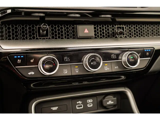 Honda CR-V 2.0i e:PHEV ADVANCE TECH 2025 Hybride Benzine 19