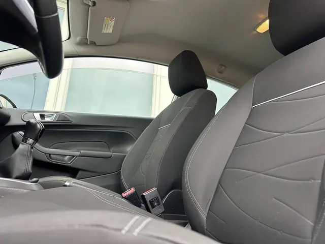 Ford Fiesta 1.0 Style / Airco / AUX / NAP 2013 Benzine 4