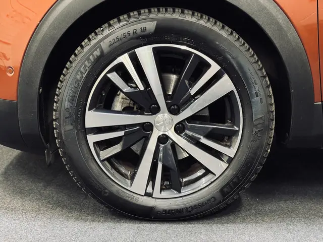 Peugeot 3008 1.2 PureTech Allure 2020 Benzine 8