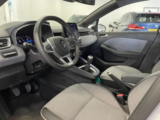 Renault Clio 1.0 TCe 90 GPF techno 2024 Benzine 8