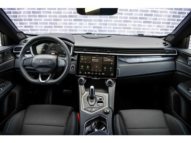 Lynk & Co 01 1.5 2023 Hybride Benzine 7