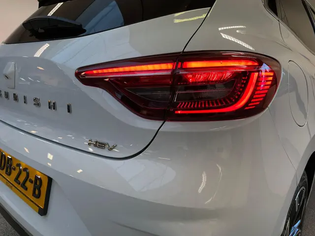 Mitsubishi Colt 1.6 HEV Intense+ 2025 Hybride Benzine 37