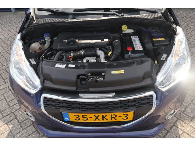 Peugeot 208 1.6 e-HDi Active 2012 Diesel 12