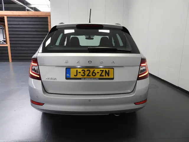 Škoda Fabia Combi 1.0 TSI Sport Business 2020 Benzine 32