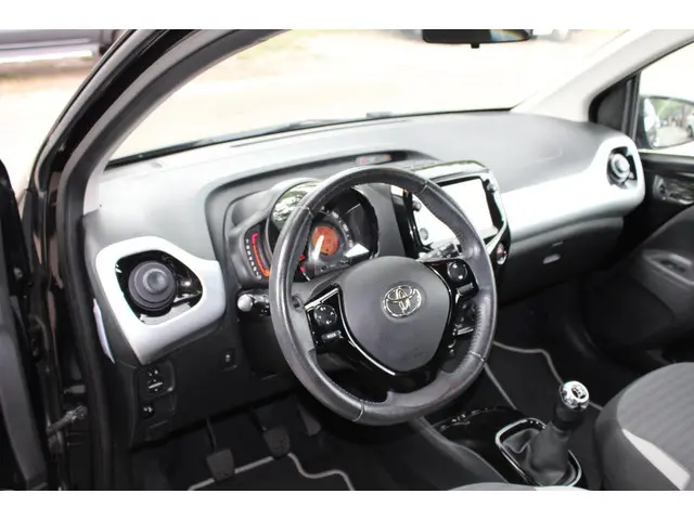 Toyota Aygo 1.0 VVT-i x-joy 2020 Benzine 16