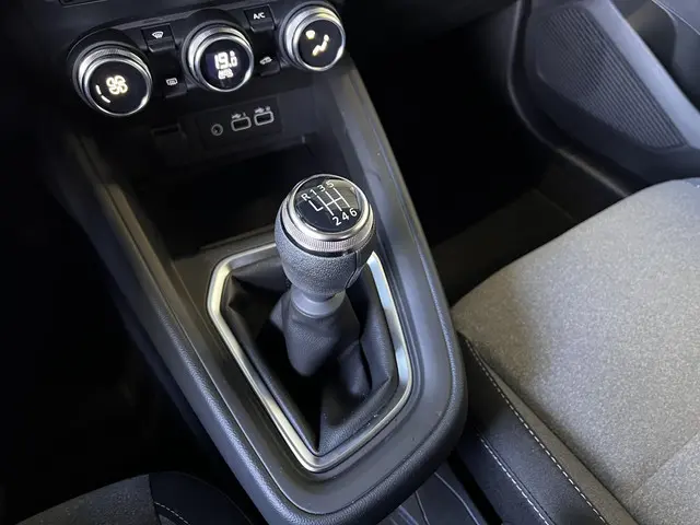 Mitsubishi Colt 1.0T Intense 2024 Benzine 19