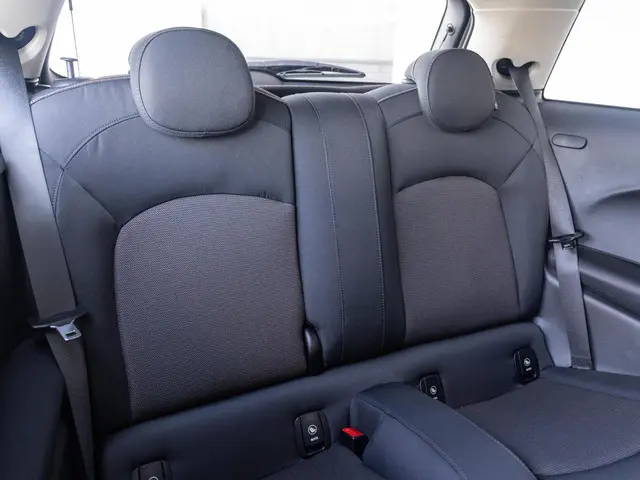 MINI 3-Deurs Cooper 2021 Benzine 11