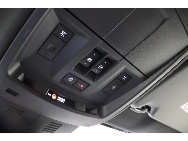 Peugeot e-5008 GT Avantage 73 kWh 2025 Elektrisch 34
