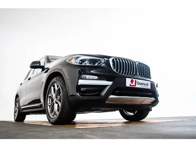BMW X3 xDrive20i High Executive 2019 Benzine 24