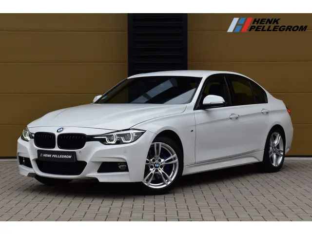 BMW 3 Serie 320i Executive 2018 Benzine