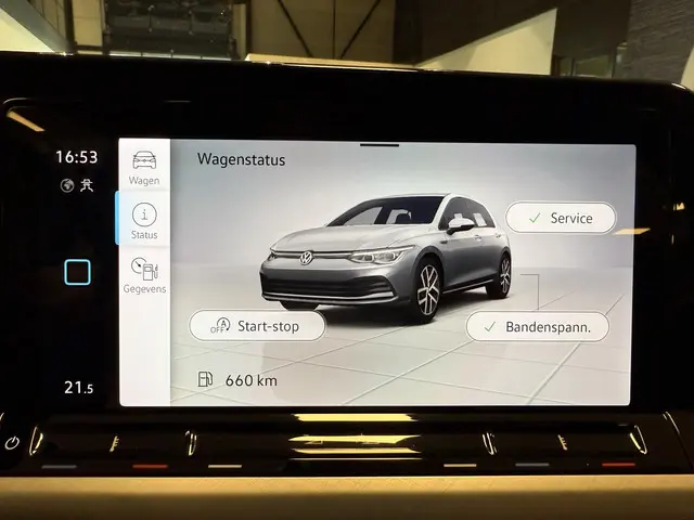 Volkswagen Golf 1.0 eTSI Life Business 2024 Benzine 18