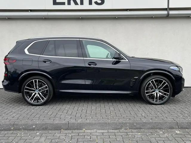 BMW X5 xDrive50e 2024 Hybride Benzine 30