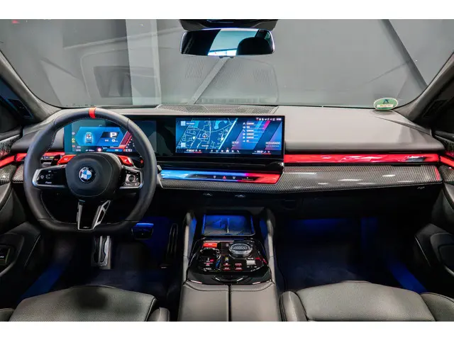 BMW M5 5-serie 2025 Hybride Benzine 54