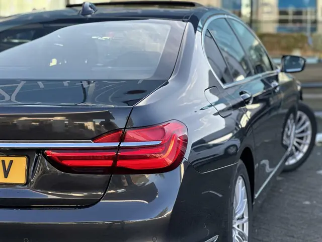 BMW 7 Serie 750i xDrive High Executive 2016 Benzine 20