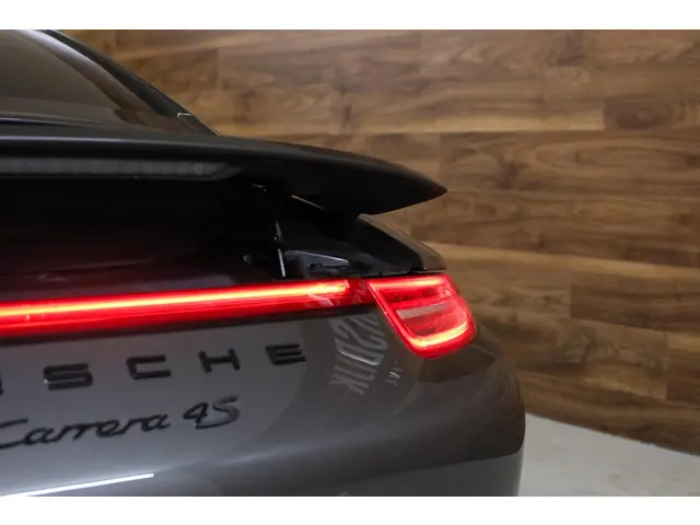 Porsche 911 3.8 Carrera 4S 2013 Benzine 31
