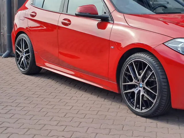 BMW 1 Serie 118i High Executive 2019 Benzine 44