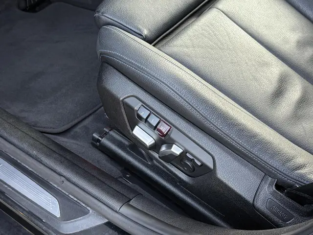 BMW 3 Serie 330e m Sport 2016 Hybride Benzine 14