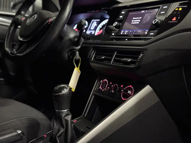 Volkswagen Polo 1.0 TSI Comfortline 2018 Benzine 25