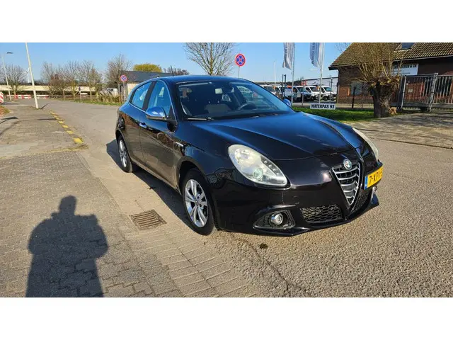 Alfa Romeo Giulietta AUTOMAAT NAP 2014 Benzine 7