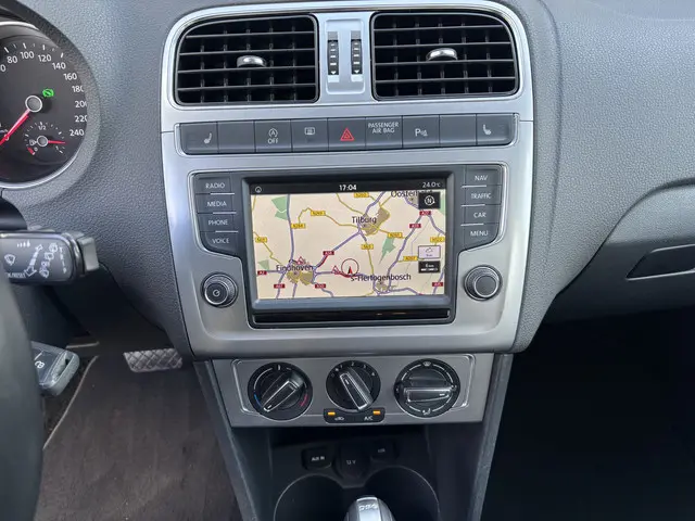 Volkswagen Polo 1.2 TSI Highline 2016 Benzine 19