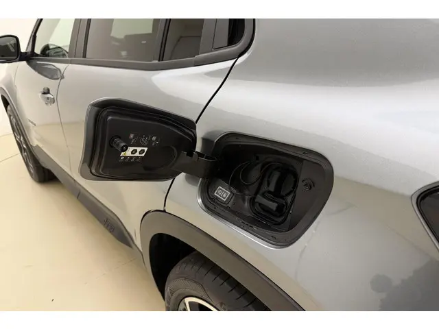 Jeep Avenger Summit 54 kWh 2025 Elektrisch 17