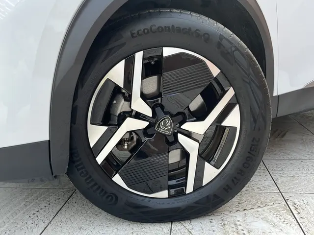 Peugeot e-2008 EV GT 54 kWh 2024 Elektrisch 4