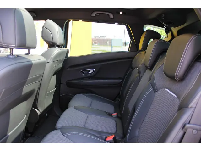Renault Scénic 1.3 TCe Intens 2021 Benzine 31