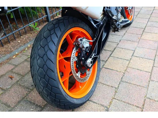 KTM 890 SMT ABS TechPack 2023 Benzine 17