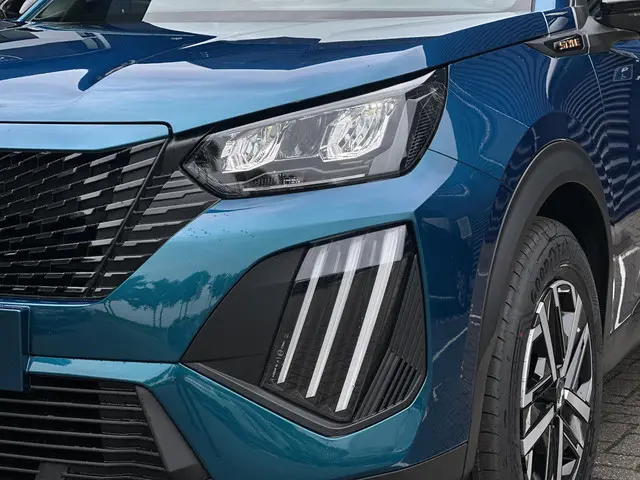 Peugeot 2008 1.2 PureTech 100 Style 2025 Benzine 6